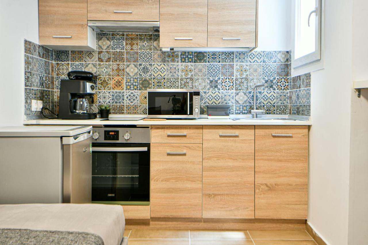Flowers Of Athens, Boutique Aparthotel With 6-Apartments In Central เอเธนส์ ภายนอก รูปภาพ