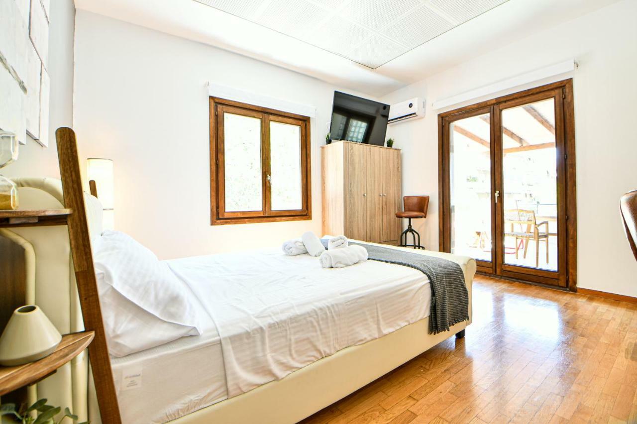 Flowers Of Athens, Boutique Aparthotel With 6-Apartments In Central เอเธนส์ ภายนอก รูปภาพ