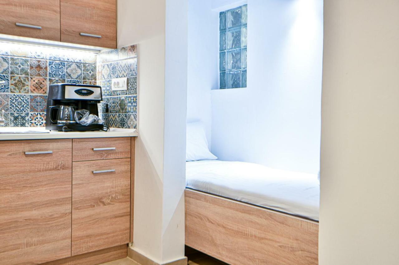 Flowers Of Athens, Boutique Aparthotel With 6-Apartments In Central เอเธนส์ ภายนอก รูปภาพ