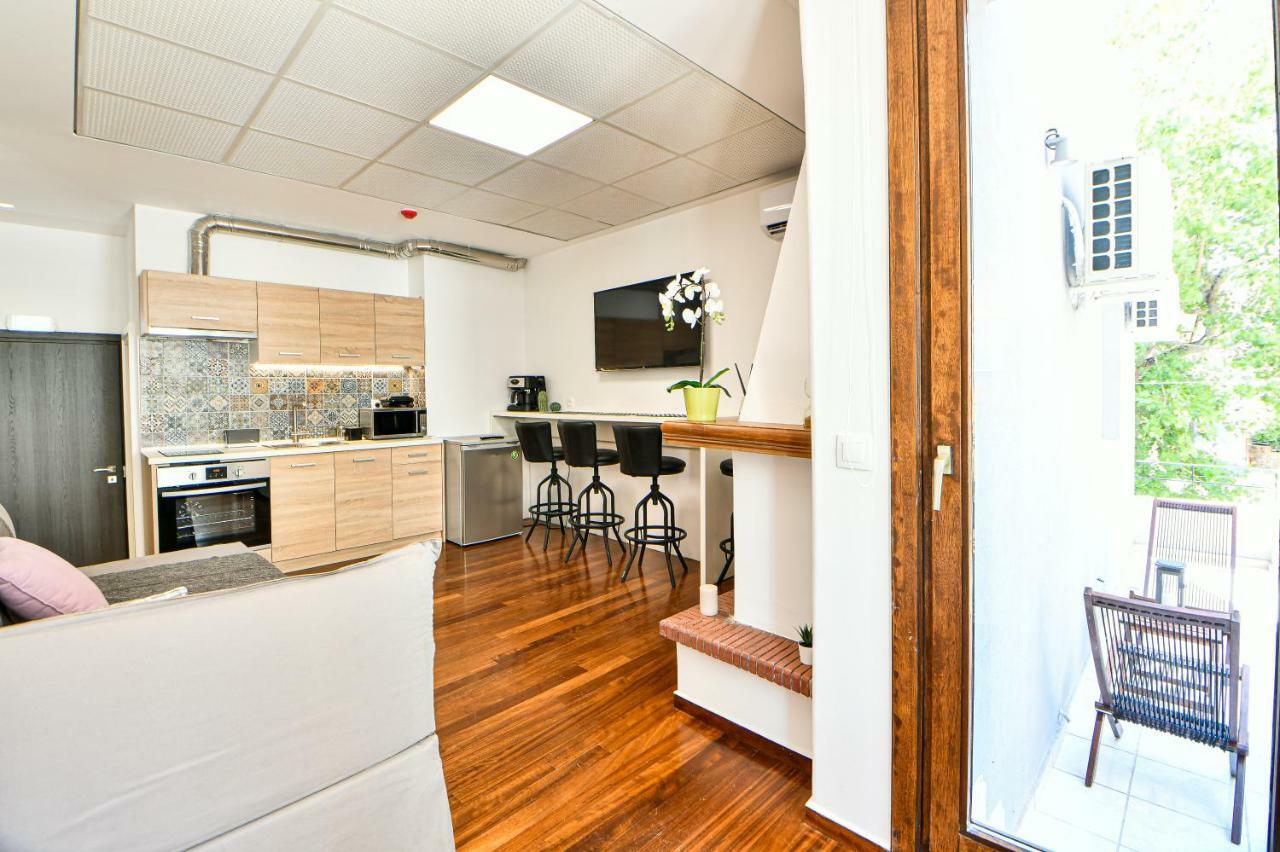 Flowers Of Athens, Boutique Aparthotel With 6-Apartments In Central เอเธนส์ ภายนอก รูปภาพ