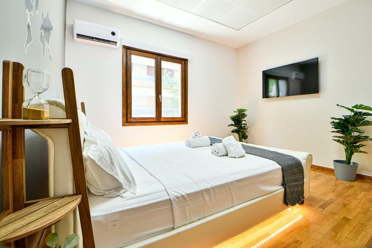 Flowers Of Athens, Boutique Aparthotel With 6-Apartments In Central เอเธนส์ ภายนอก รูปภาพ
