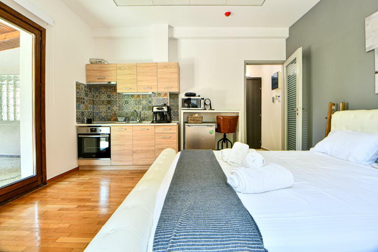 Flowers Of Athens, Boutique Aparthotel With 6-Apartments In Central เอเธนส์ ภายนอก รูปภาพ